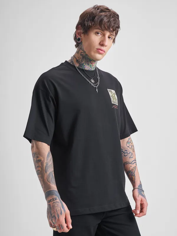 Highlander Men Black Printed Round Neck Oversized Fit T-Shirt