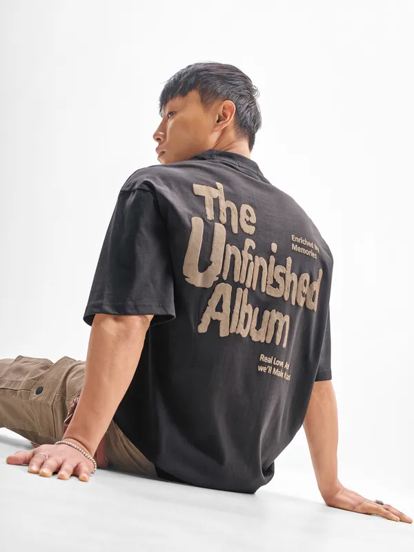 Highlander Men Black Printed Round Neck Oversized Fit T-Shirt