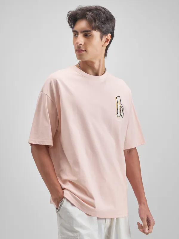 Highlander Men Pink Embroidered Round Neck T-Shirt