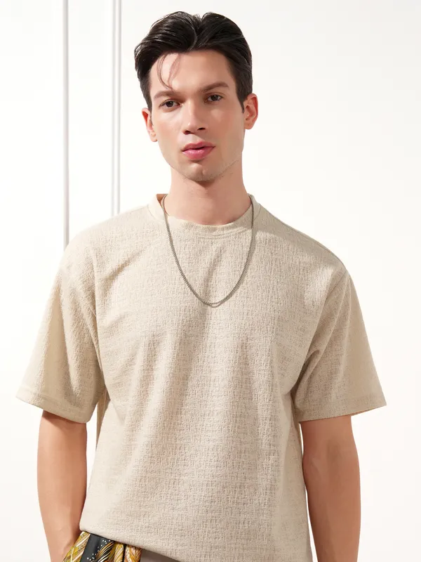 Highlander Men Cream Solid Round Neck T-Shirt