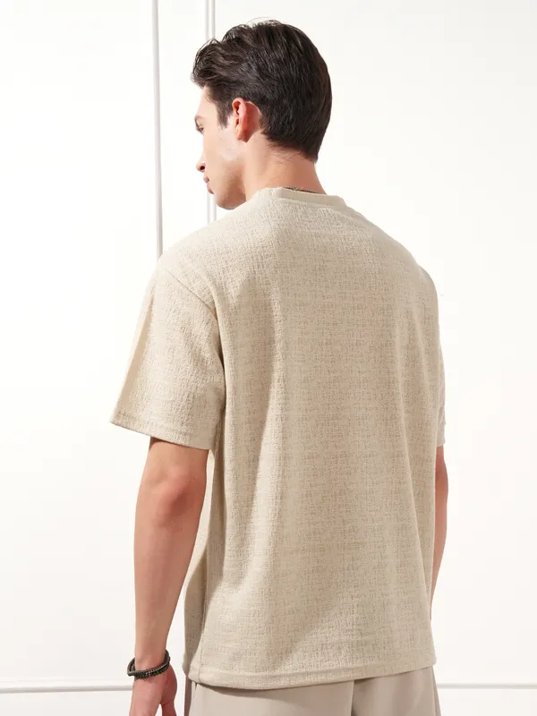 Highlander Men Cream Solid Round Neck T-Shirt