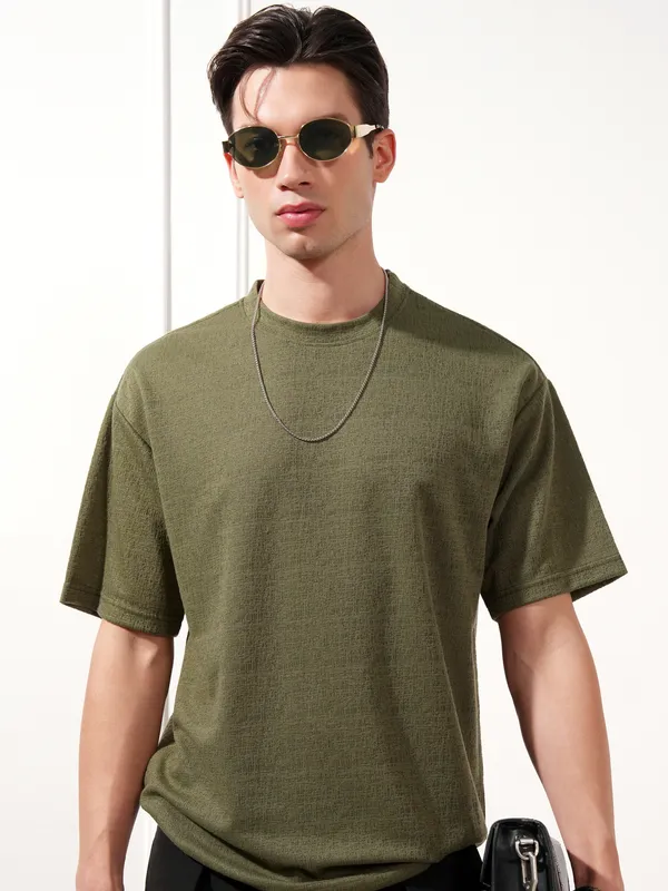 Highlander Men Olive Solid Round Neck T-Shirt