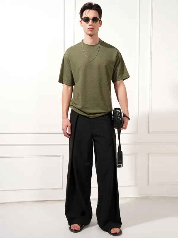 Highlander Men Olive Solid Round Neck T-Shirt