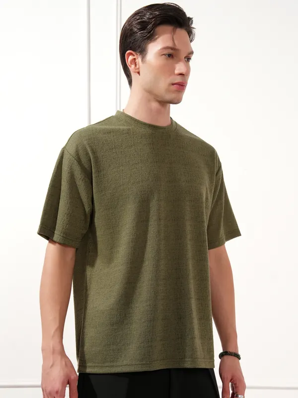 Highlander Men Olive Solid Round Neck T-Shirt