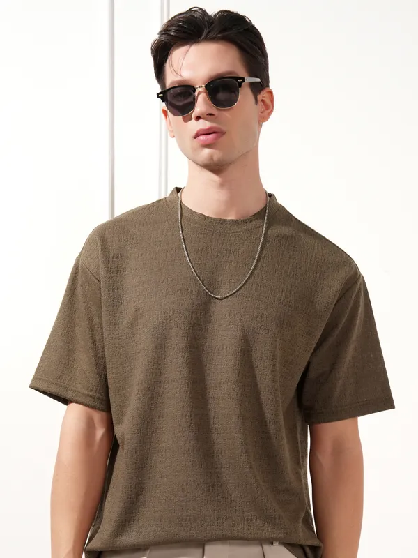 Highlander Men Brown Solid Round Neck T-Shirt