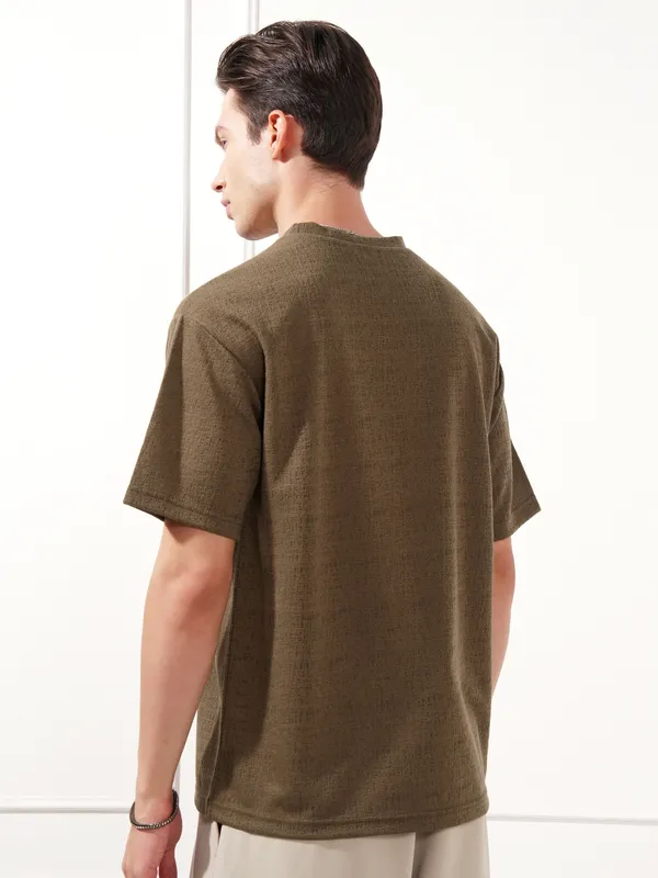 Highlander Men Brown Solid Round Neck T-Shirt