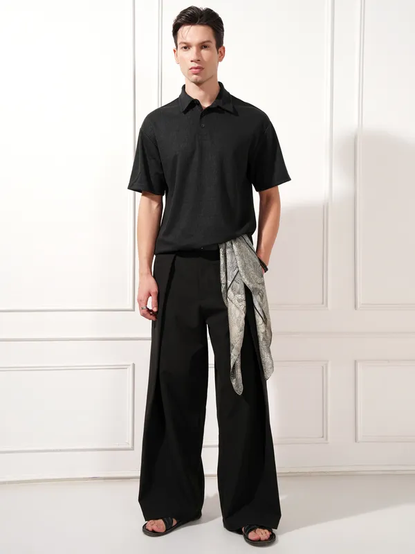 Highlander Men Black Solid Polo Collar T-Shirt