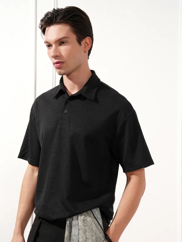 Highlander Men Black Solid Polo Collar T-Shirt