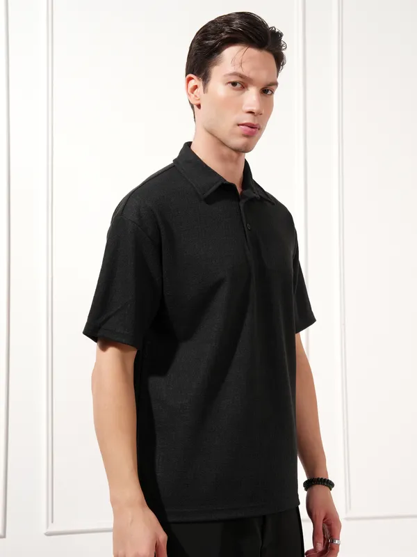 Highlander Men Black Solid Polo Collar T-Shirt