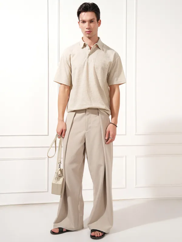 Highlander Men Cream Solid Polo Collar T-Shirt