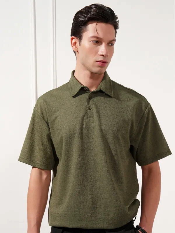 Highlander Men Olive Solid Polo Collar T-Shirt