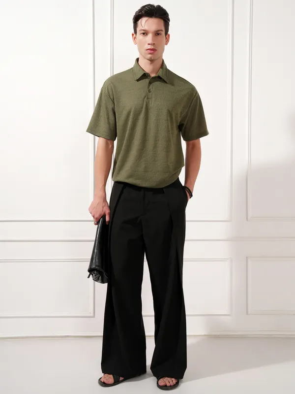 Highlander Men Olive Solid Polo Collar T-Shirt