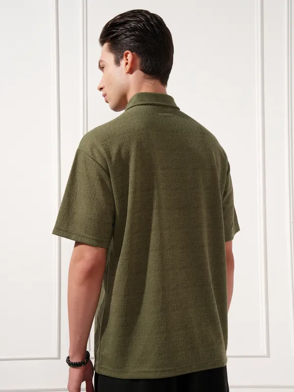 Highlander Men Olive Solid Polo Collar T-Shirt