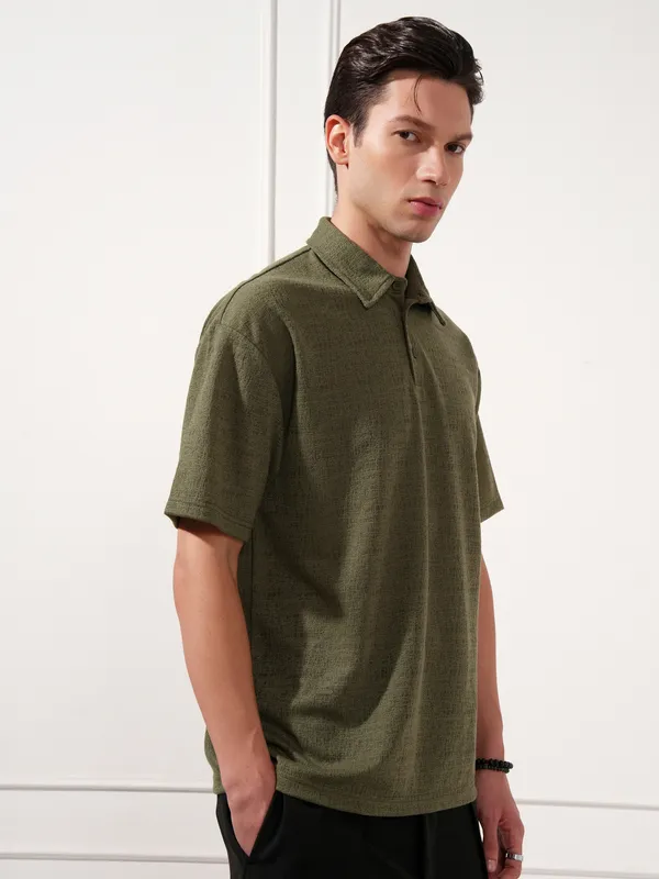 Highlander Men Olive Solid Polo Collar T-Shirt
