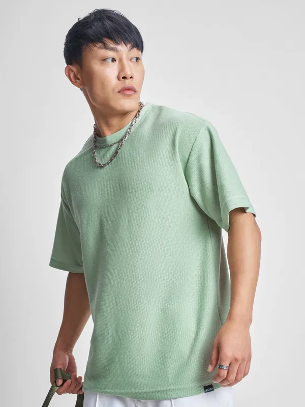 Highlander Men Green Solid Round Neck Oversized Fit T-Shirt