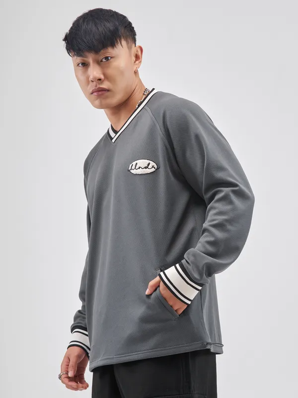 Highlander Men Grey Self Design V-Neck Oversized Fit T-Shirt