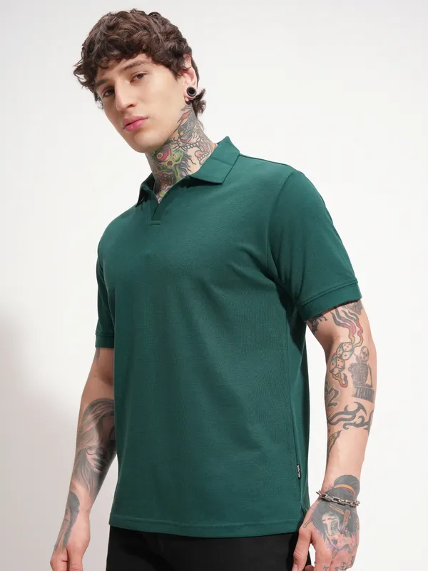 Highlander Men Teal Solid Polo Collar T-Shirt
