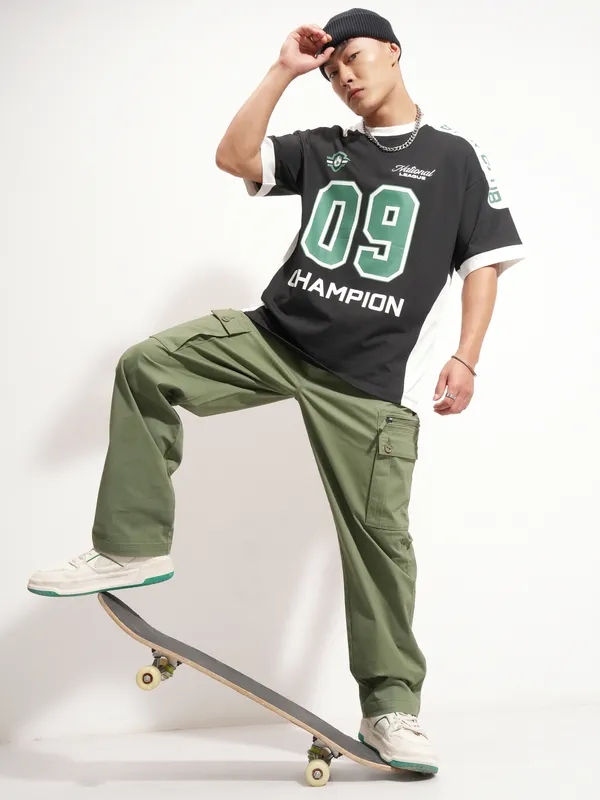 Highlander Men Black Printed Round Neck Oversized Fit T-Shirt