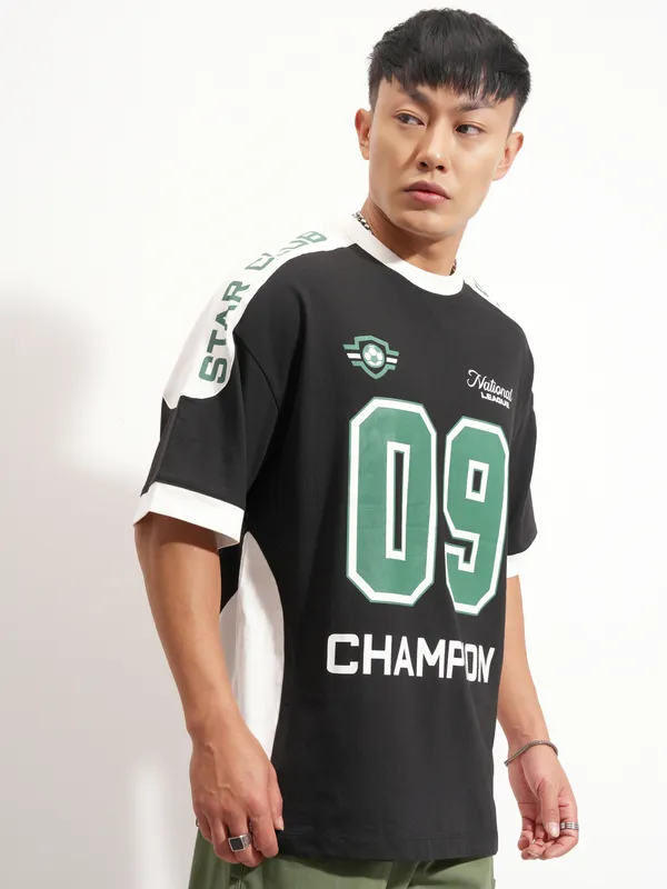 Highlander Men Black Printed Round Neck Oversized Fit T-Shirt