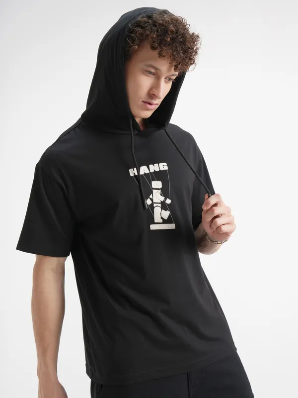 Highlander Men Black Printed Hood T-Shirt
