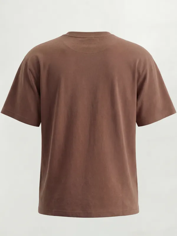 Highlander Men Brown Applique Round Neck T-Shirt