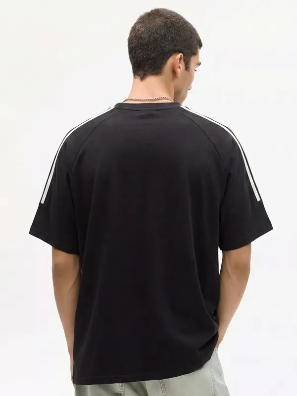 Highlander Men Black Printed Round Neck Oversized Fit T-Shirt