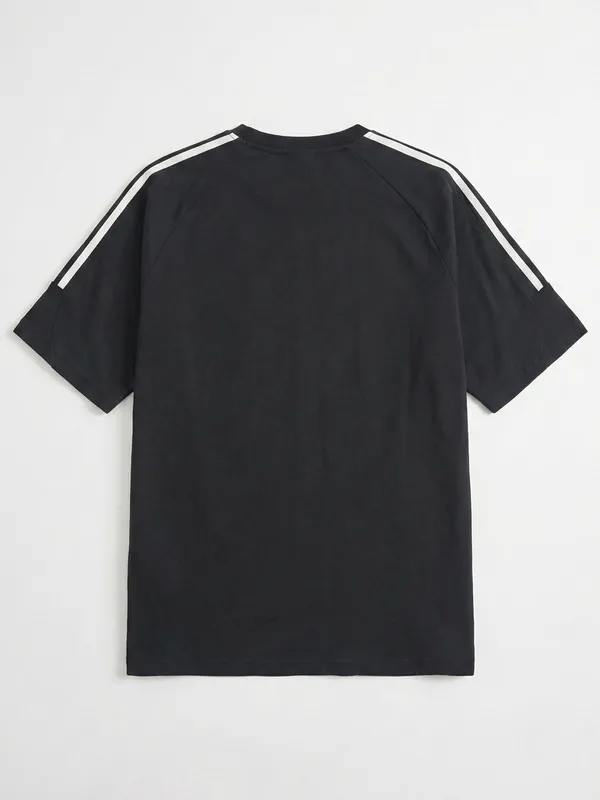 Highlander Men Black Printed Round Neck Oversized Fit T-Shirt