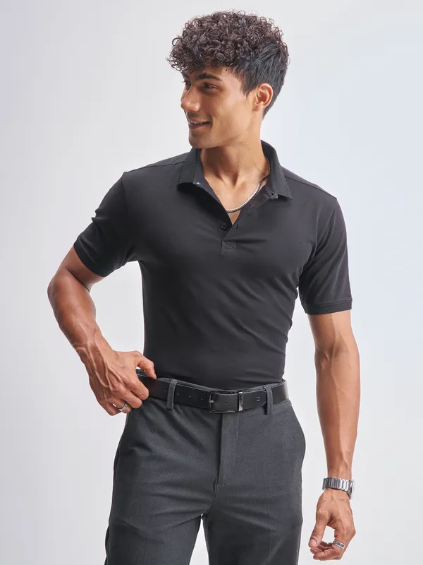 Highlander Men Black Solid Polo Collar T-Shirt