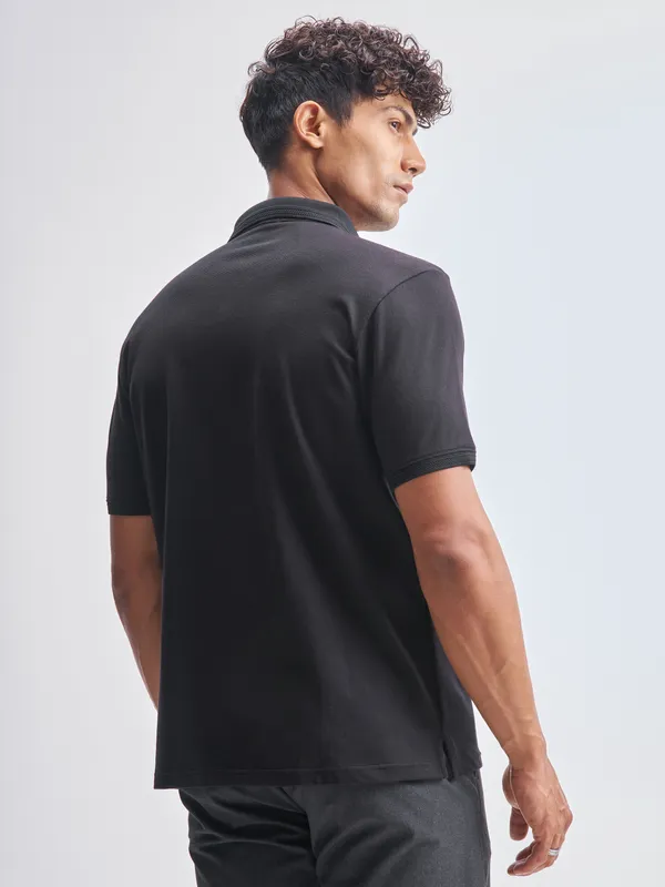 Highlander Men Black Solid Polo Collar T-Shirt
