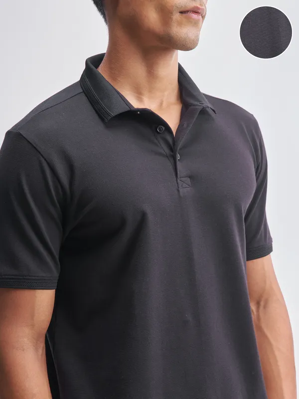 Highlander Men Black Solid Polo Collar T-Shirt