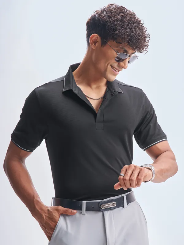 Highlander Men Black Solid Polo Collar T-Shirt