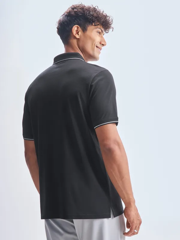 Highlander Men Black Solid Polo Collar T-Shirt