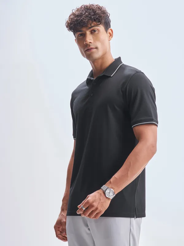 Highlander Men Black Solid Polo Collar T-Shirt