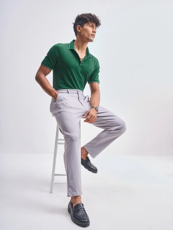 Highlander Men Green Solid Polo Collar T-Shirt