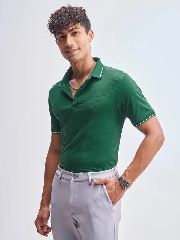 Highlander Men Green Solid Polo Collar T-Shirt