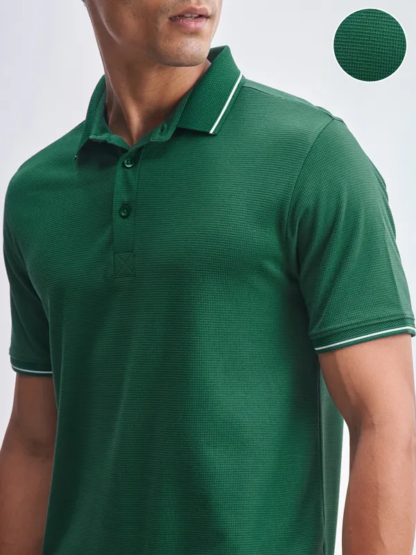 Highlander Men Green Solid Polo Collar T-Shirt