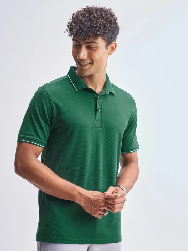 Highlander Men Green Solid Polo Collar T-Shirt