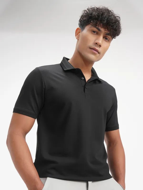 Highlander Men Black Solid Polo Collar T-Shirt