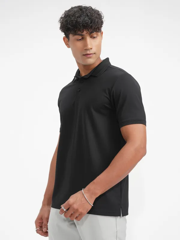 Highlander Men Black Solid Polo Collar T-Shirt