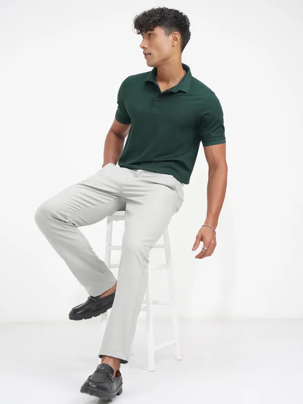 Highlander Men Green Solid Polo Collar T-Shirt