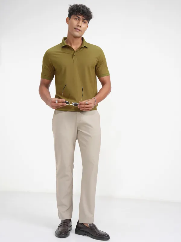 Highlander Men Khaki Solid Polo Collar T-Shirt