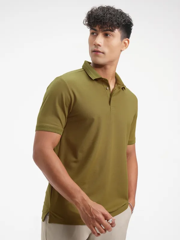 Highlander Men Khaki Solid Polo Collar T-Shirt