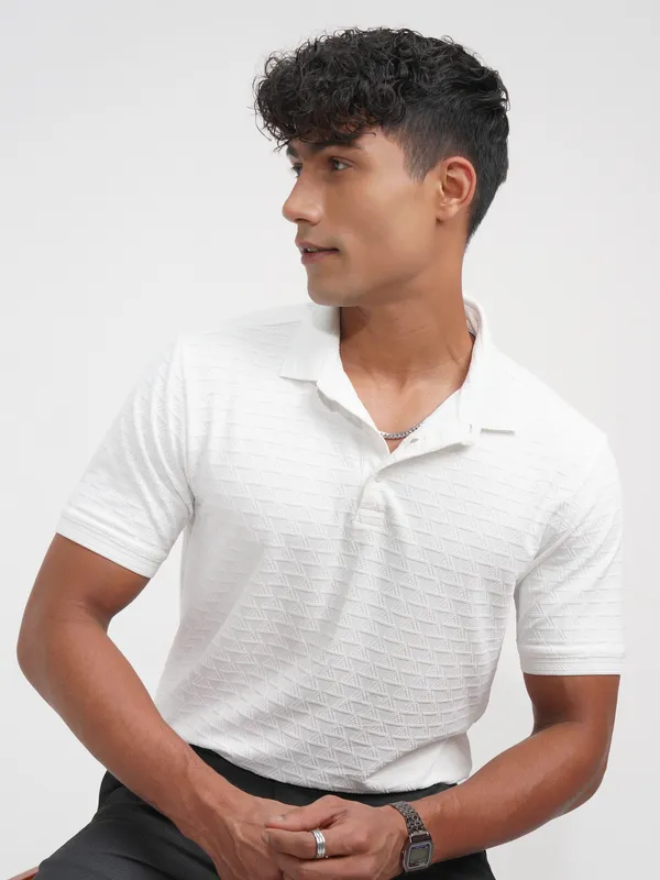Highlander Men White Solid Polo Collar T-Shirt