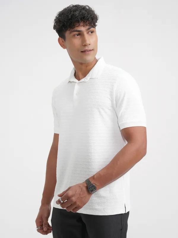 Highlander Men White Solid Polo Collar T-Shirt