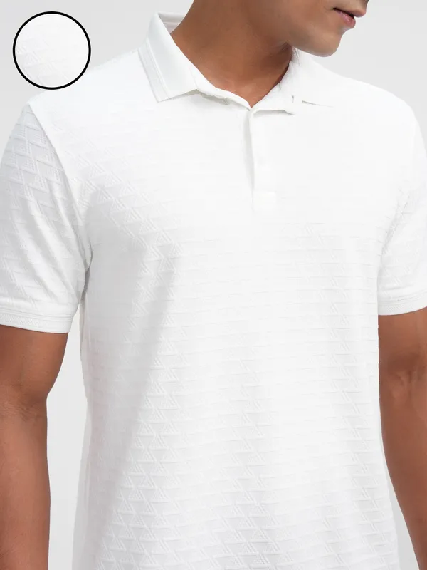 Highlander Men White Solid Polo Collar T-Shirt