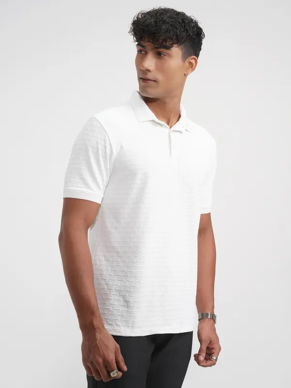Highlander Men White Solid Polo Collar T-Shirt