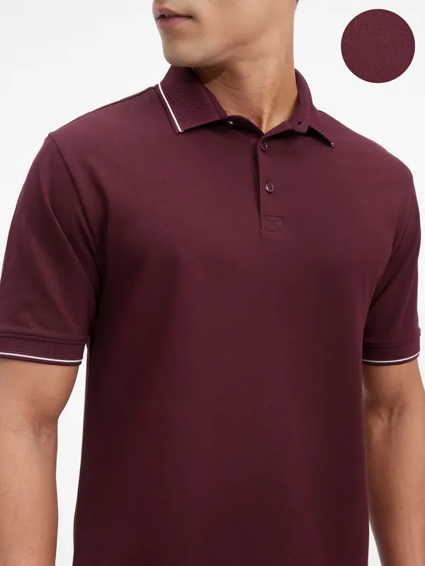 Highlander Men Maroon Solid Polo Collar T-Shirt