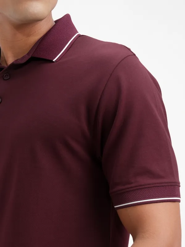 Highlander Men Maroon Solid Polo Collar T-Shirt