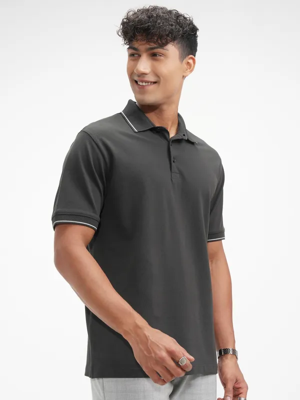 Highlander Men Grey Solid Polo Collar T-Shirt