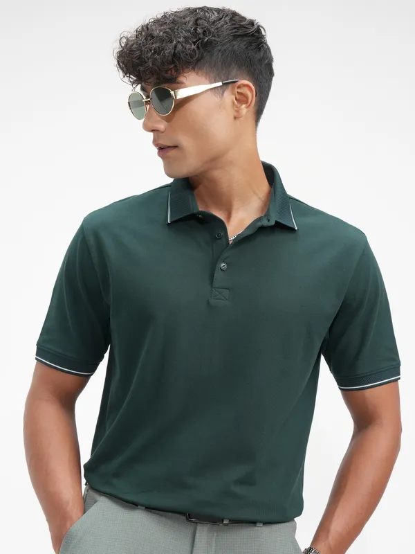Highlander Men Green Solid Polo Collar T-Shirt